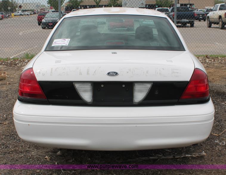 image for item D8195 2006 Ford Crown Victoria Police Interceptor