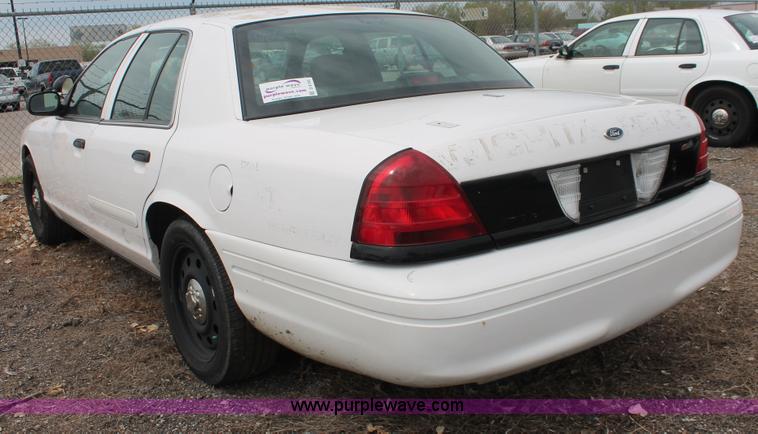 image for item D8195 2006 Ford Crown Victoria Police Interceptor