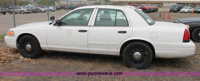 image for item D8195 2006 Ford Crown Victoria Police Interceptor