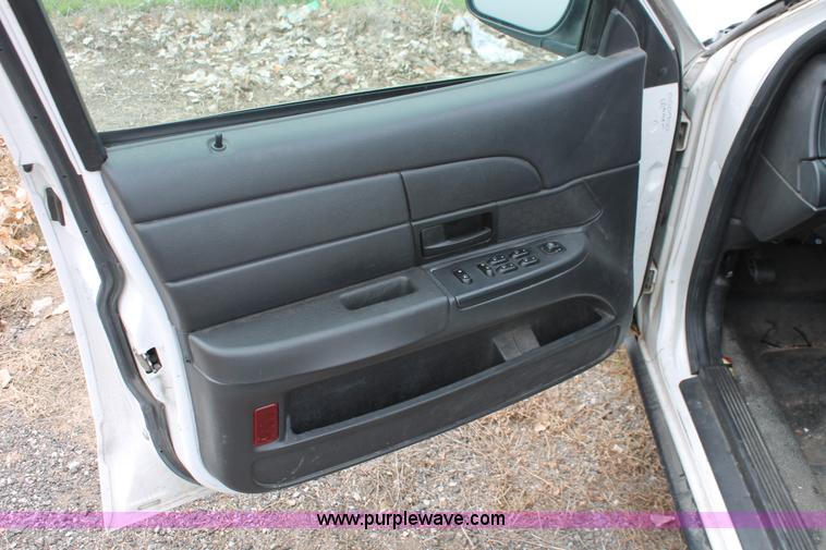 image for item D8195 2006 Ford Crown Victoria Police Interceptor