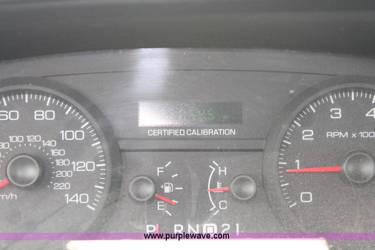 image for item D8195 2006 Ford Crown Victoria Police Interceptor