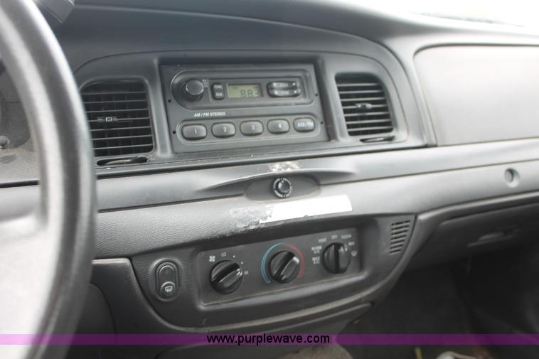 image for item D8195 2006 Ford Crown Victoria Police Interceptor