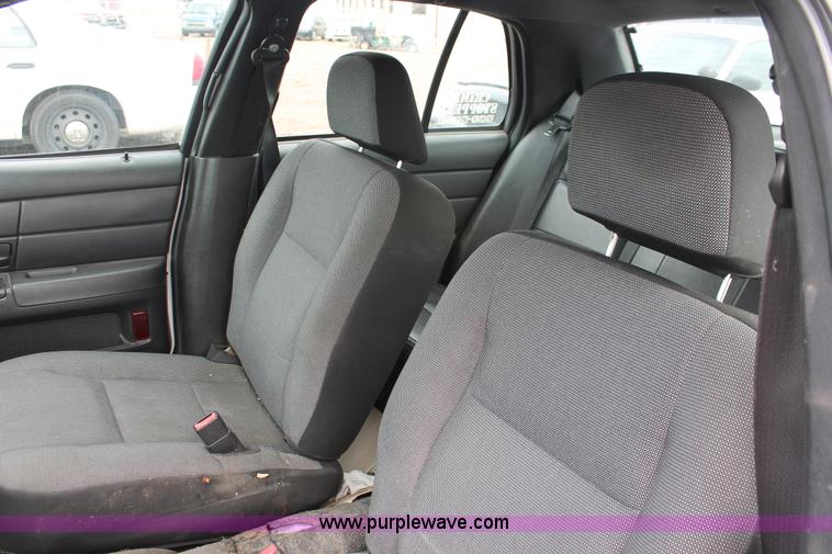 image for item D8195 2006 Ford Crown Victoria Police Interceptor