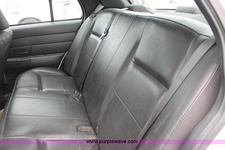 image for item D8195 2006 Ford Crown Victoria Police Interceptor