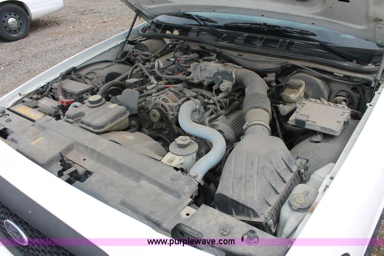 image for item D8195 2006 Ford Crown Victoria Police Interceptor