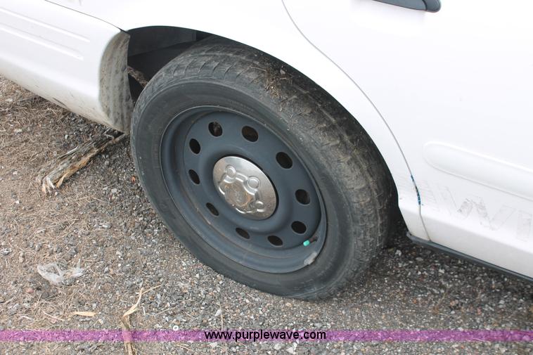 image for item D8195 2006 Ford Crown Victoria Police Interceptor