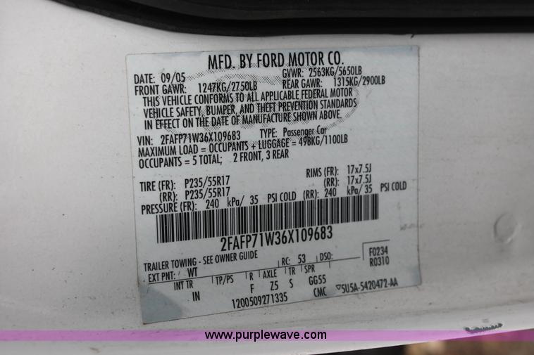 image for item D8195 2006 Ford Crown Victoria Police Interceptor