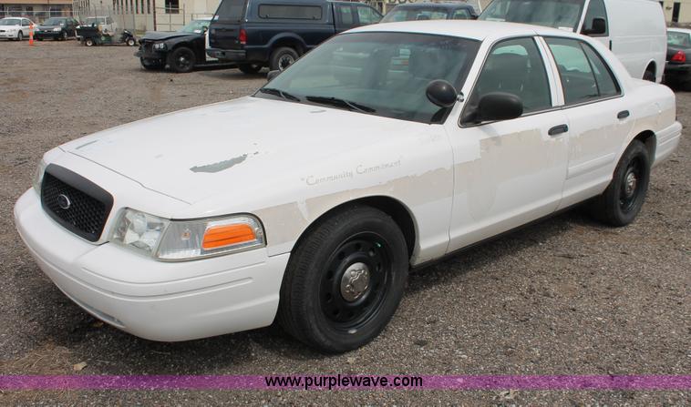 image for item D8196 2006 Ford Crown Victoria Police Interceptor