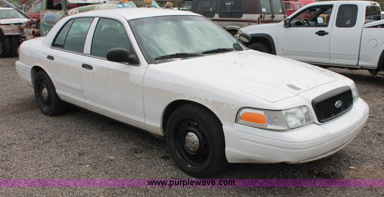 image for item D8196 2006 Ford Crown Victoria Police Interceptor