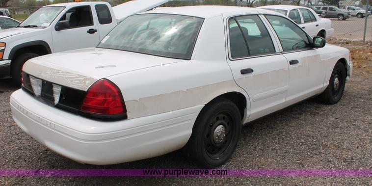 image for item D8196 2006 Ford Crown Victoria Police Interceptor