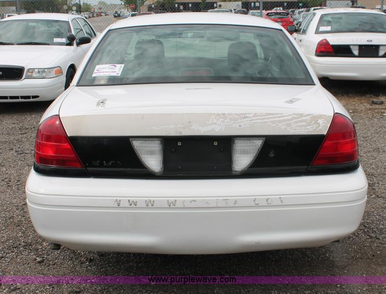image for item D8196 2006 Ford Crown Victoria Police Interceptor