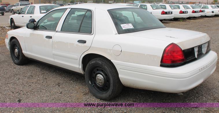 image for item D8196 2006 Ford Crown Victoria Police Interceptor