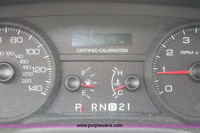 image for item D8196 2006 Ford Crown Victoria Police Interceptor