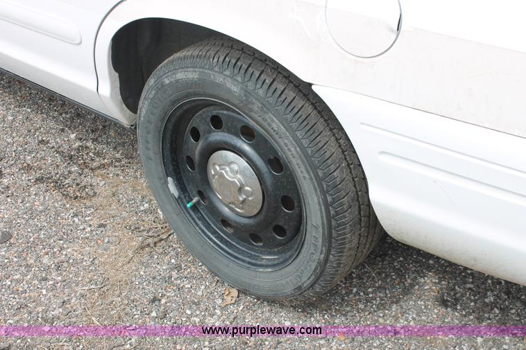 image for item D8196 2006 Ford Crown Victoria Police Interceptor