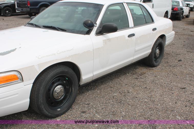 image for item D8196 2006 Ford Crown Victoria Police Interceptor