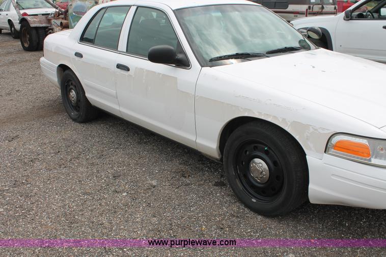 image for item D8196 2006 Ford Crown Victoria Police Interceptor