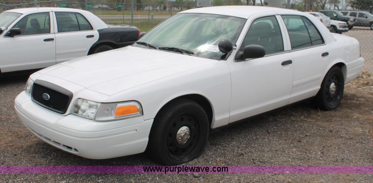 image for item D8197 2006 Ford Crown Victoria Police Interceptor
