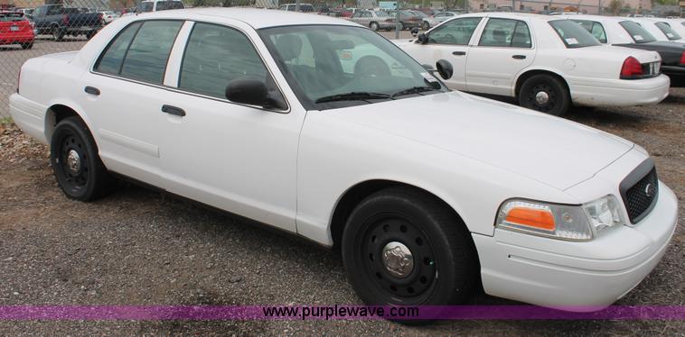 image for item D8197 2006 Ford Crown Victoria Police Interceptor