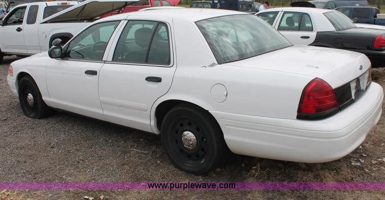 image for item D8197 2006 Ford Crown Victoria Police Interceptor