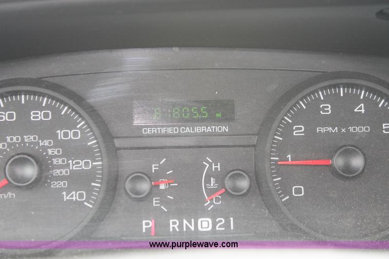 image for item D8197 2006 Ford Crown Victoria Police Interceptor