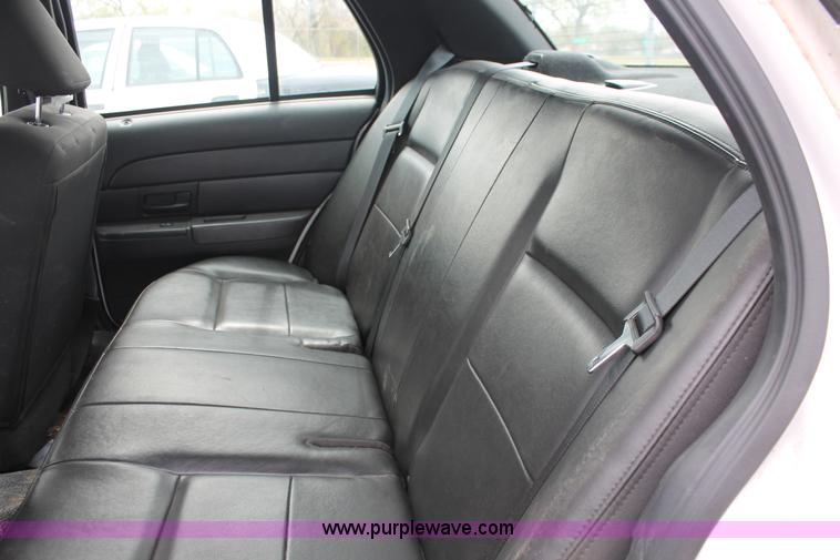 image for item D8197 2006 Ford Crown Victoria Police Interceptor