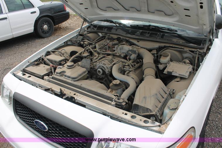 image for item D8197 2006 Ford Crown Victoria Police Interceptor