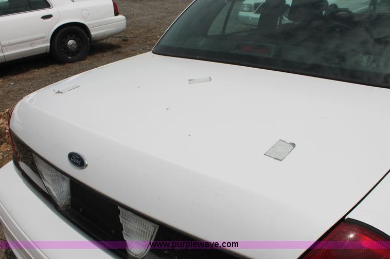 image for item D8197 2006 Ford Crown Victoria Police Interceptor