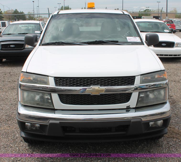 image for item D8198 2006 Chevrolet Colorado extended cab pickup truck