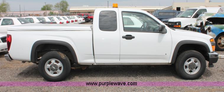 image for item D8198 2006 Chevrolet Colorado extended cab pickup truck