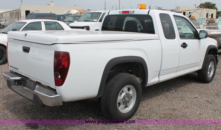 image for item D8198 2006 Chevrolet Colorado extended cab pickup truck