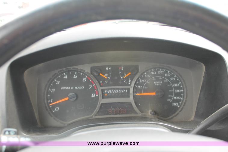 image for item D8198 2006 Chevrolet Colorado extended cab pickup truck