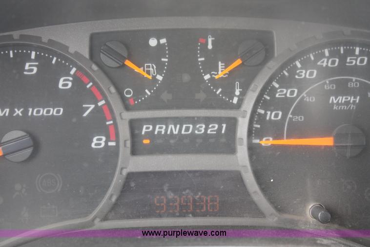 image for item D8198 2006 Chevrolet Colorado extended cab pickup truck