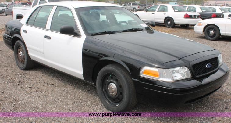 image for item D8199 2008 Ford Crown Victoria Police Interceptor