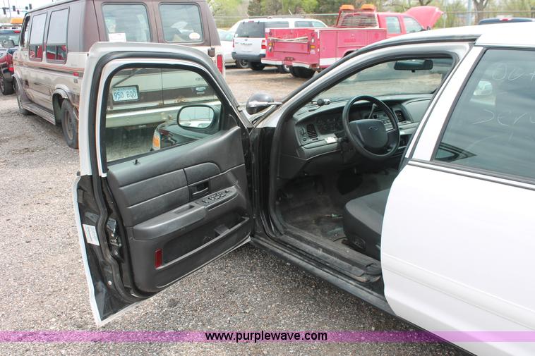 image for item D8199 2008 Ford Crown Victoria Police Interceptor