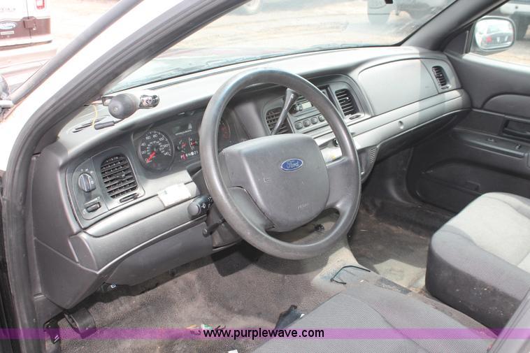image for item D8199 2008 Ford Crown Victoria Police Interceptor