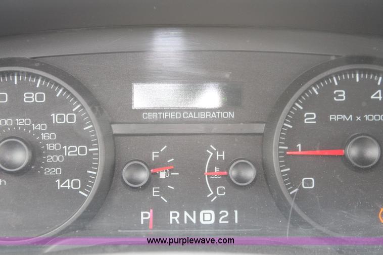 image for item D8199 2008 Ford Crown Victoria Police Interceptor