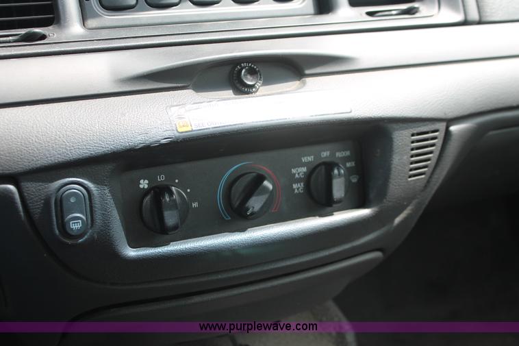 image for item D8199 2008 Ford Crown Victoria Police Interceptor