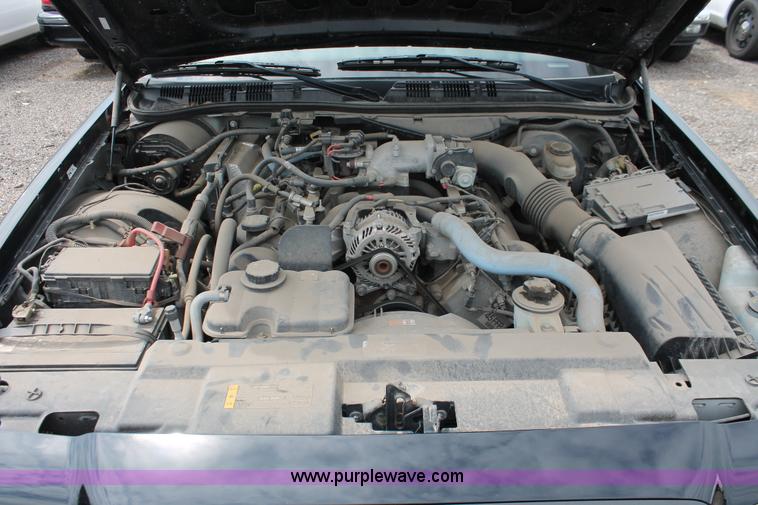 image for item D8199 2008 Ford Crown Victoria Police Interceptor