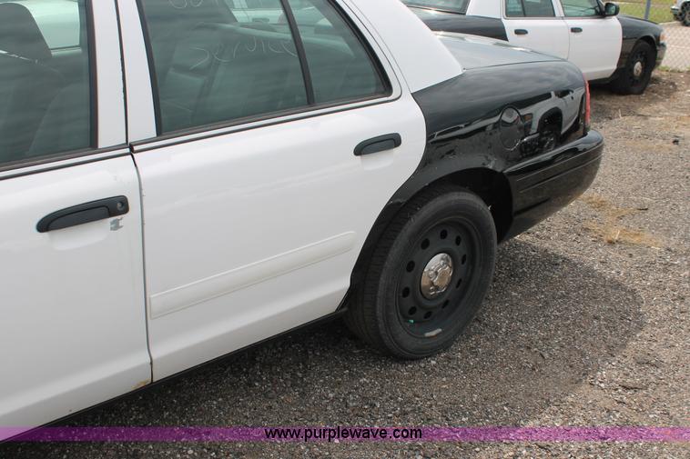 image for item D8199 2008 Ford Crown Victoria Police Interceptor