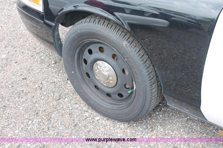 image for item D8200 2009 Ford Crown Victoria Police Interceptor