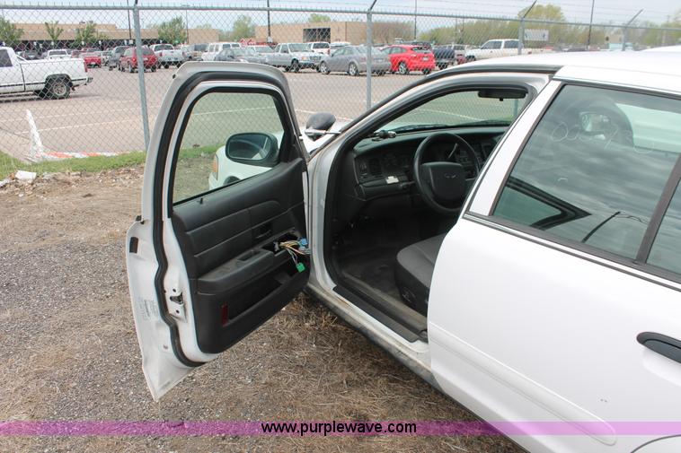 image for item D8201 2006 Ford Crown Victoria Police Interceptor