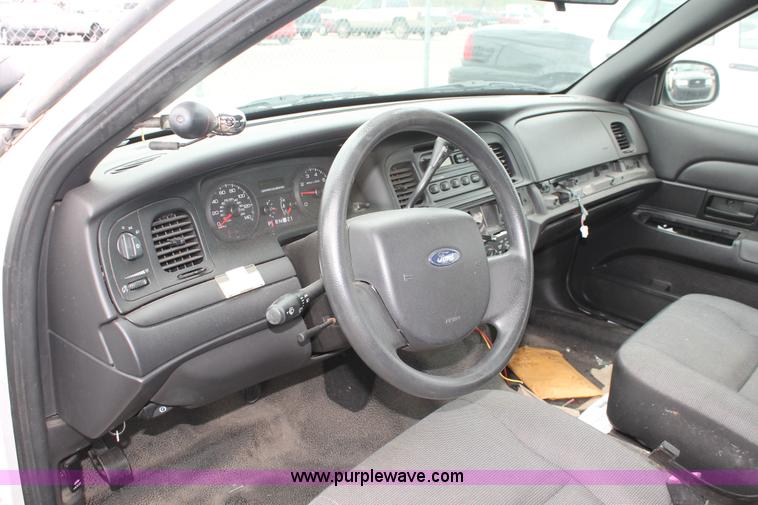 image for item D8201 2006 Ford Crown Victoria Police Interceptor