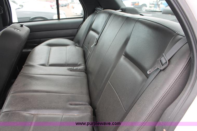 image for item D8201 2006 Ford Crown Victoria Police Interceptor