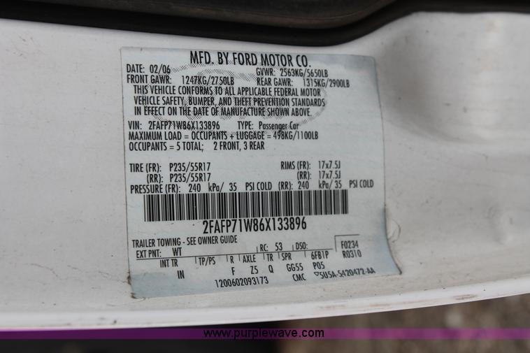 image for item D8201 2006 Ford Crown Victoria Police Interceptor