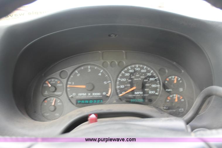 image for item D8202 2003 Chevrolet S10 LS Crew Cab pickup truck