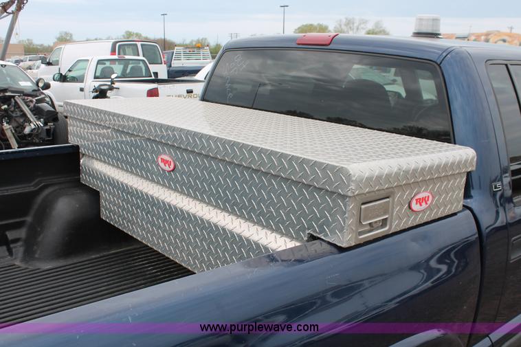 image for item D8202 2003 Chevrolet S10 LS Crew Cab pickup truck