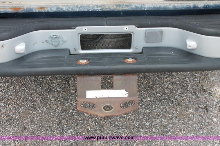 image for item D8204 2000 Chevrolet Silverado 2500 pickup truck