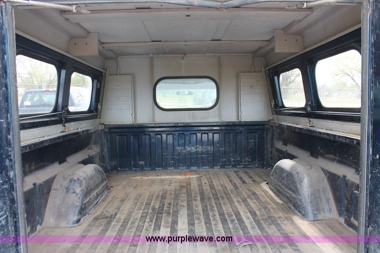 image for item D8204 2000 Chevrolet Silverado 2500 pickup truck