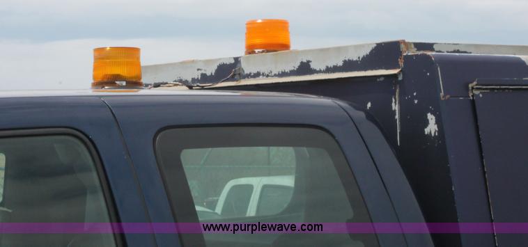 image for item D8204 2000 Chevrolet Silverado 2500 pickup truck