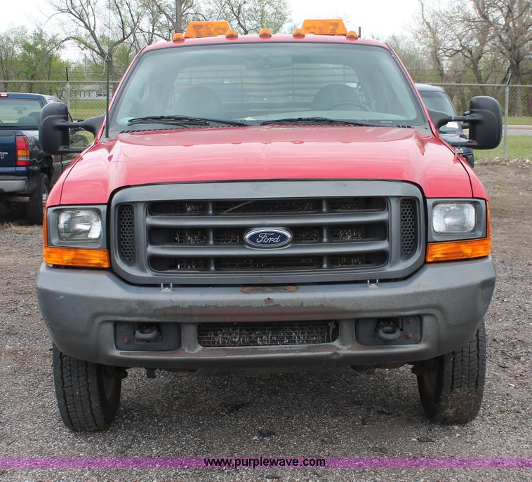 image for item D8206 1999 Ford F550 XL Super Duty Crew Cab utility truck